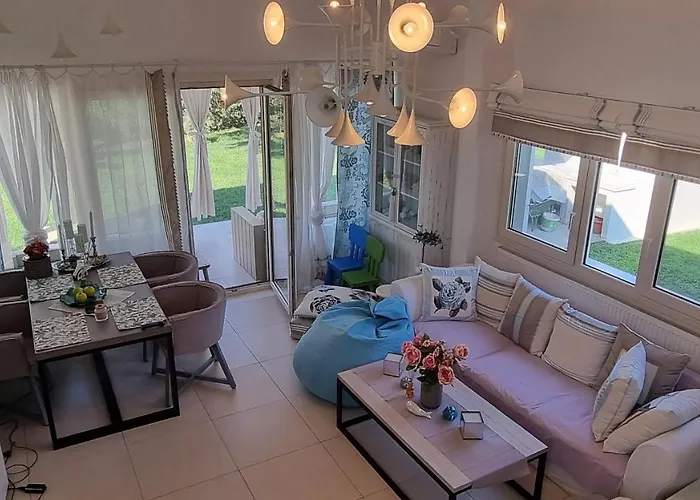 Vanya Βίλα Σκάλα Ραχωνίου