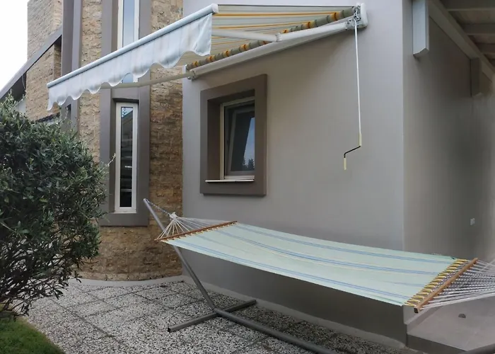 Vanya Βίλα Σκάλα Ραχωνίου